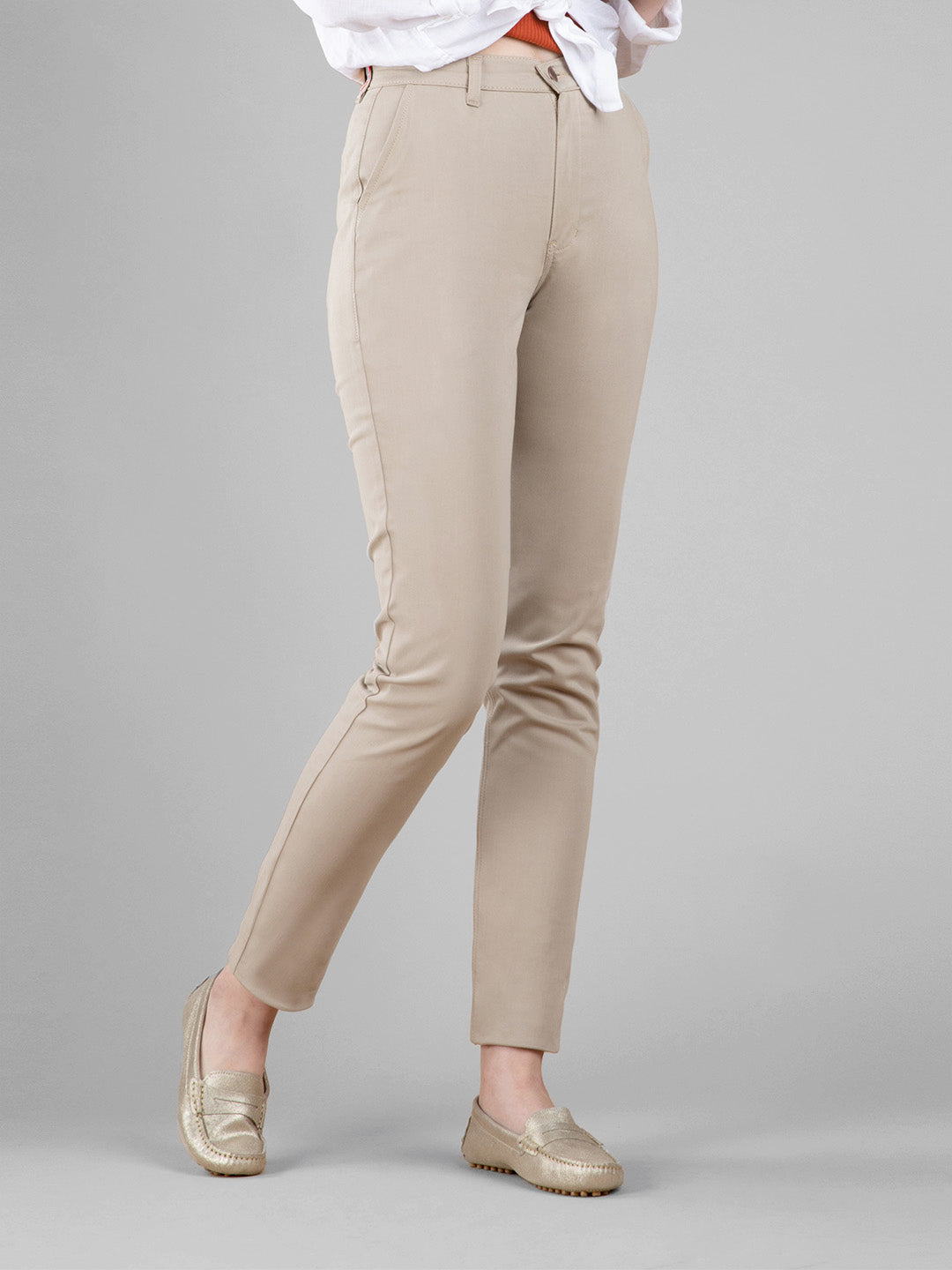 Chino ajusté taille haute sable – Léonie