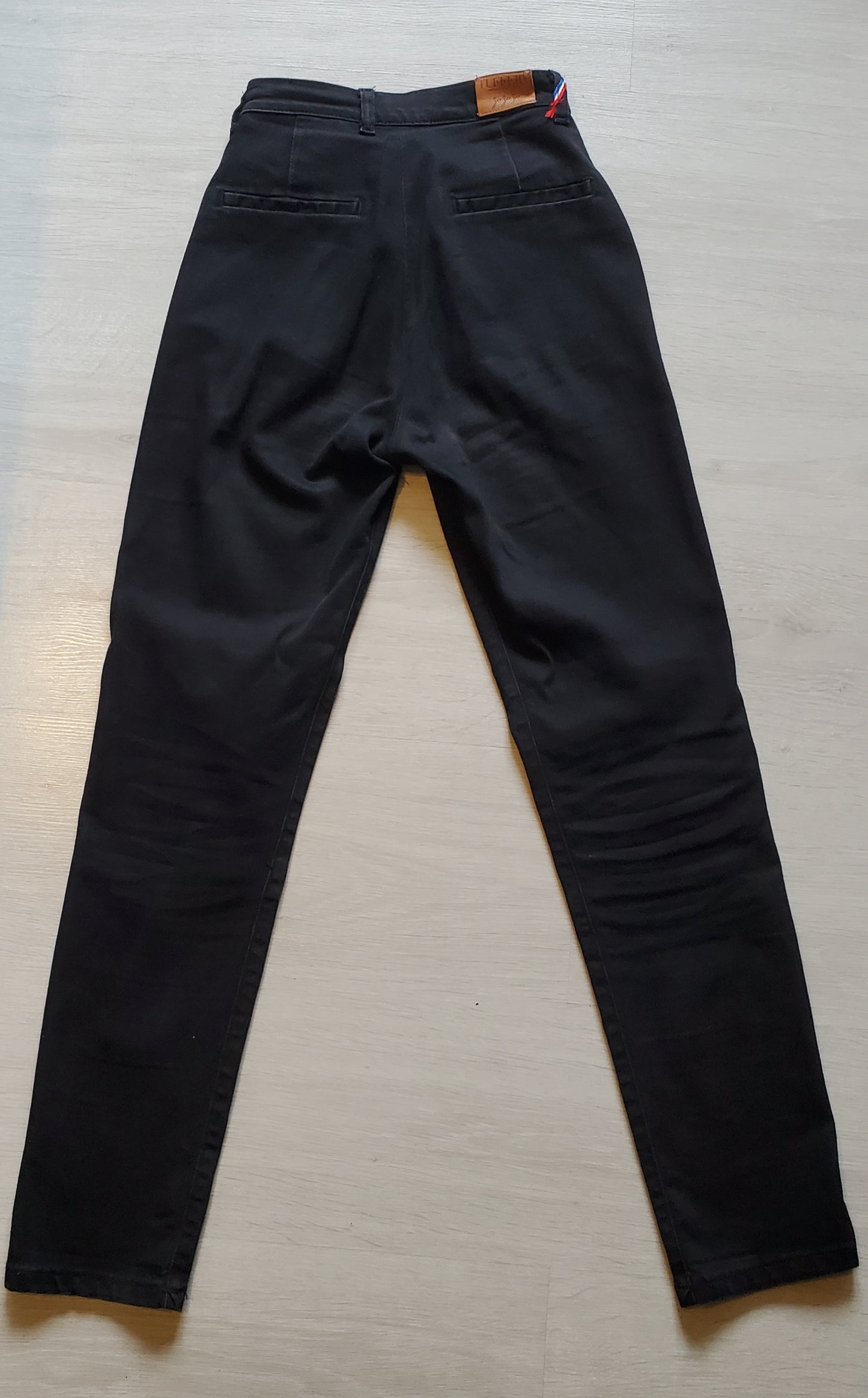 Chino ajusté taille haute Noir - Léonie